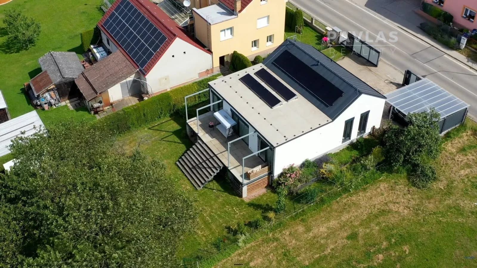 Pronájem moderního rodinného domu 4+kk na Srubci, ul. Ledenická