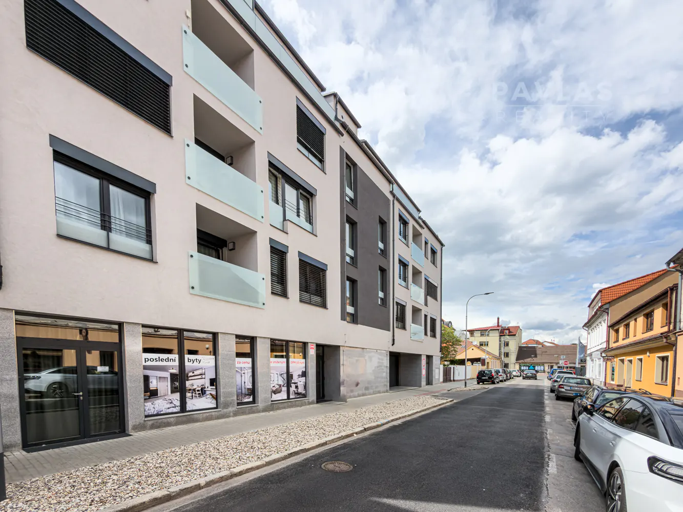 Pronájem nadstandardního prostrorného bytu 3+kk s terasou (94 m² + 22 m²) – Rezidence Knapp