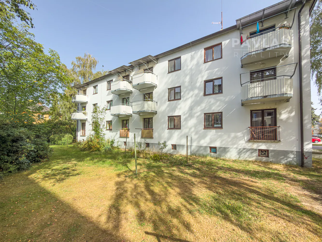 Prodej světlého bytu 2+1 s balkonem a 2 sklepy v žádané lokalitě Nerudova, České Budějovice